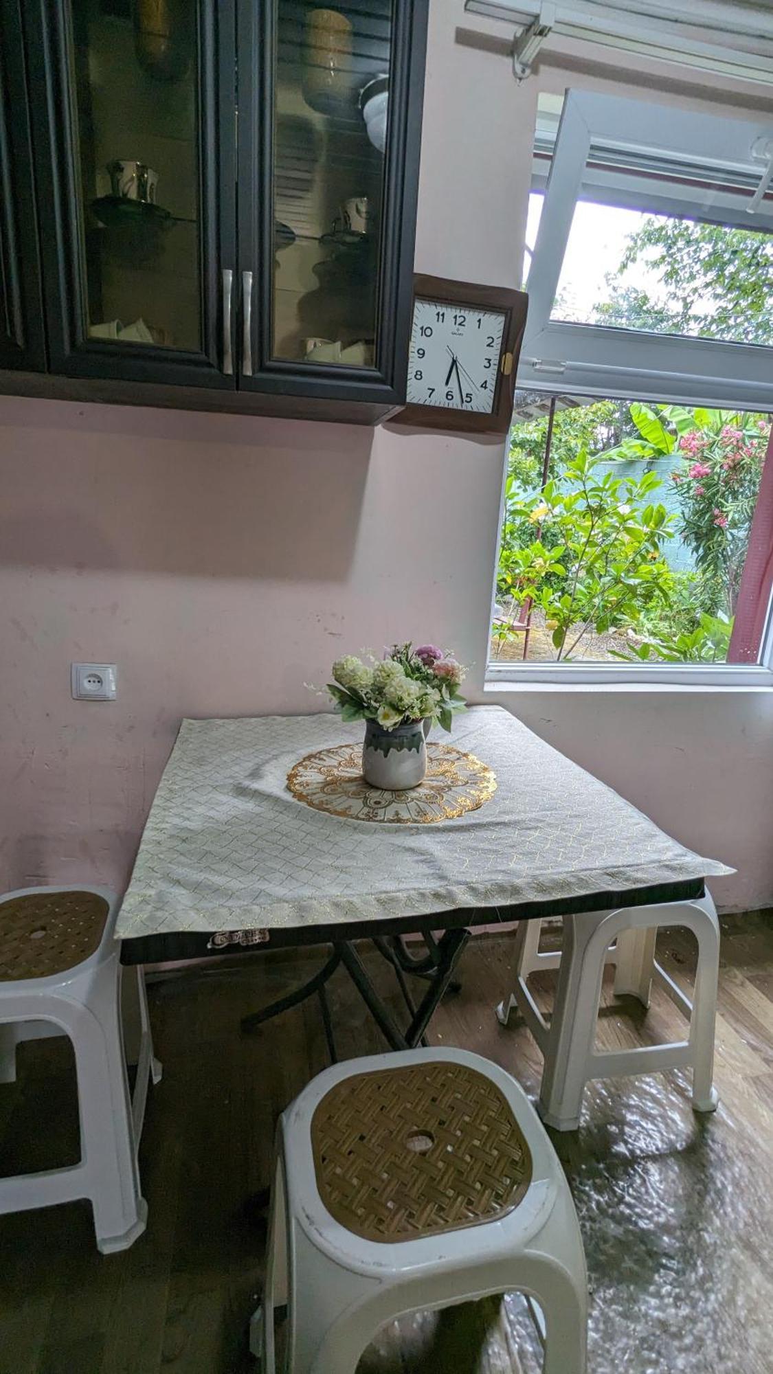 Mano'S Guest House Kobuleti Ngoại thất bức ảnh
