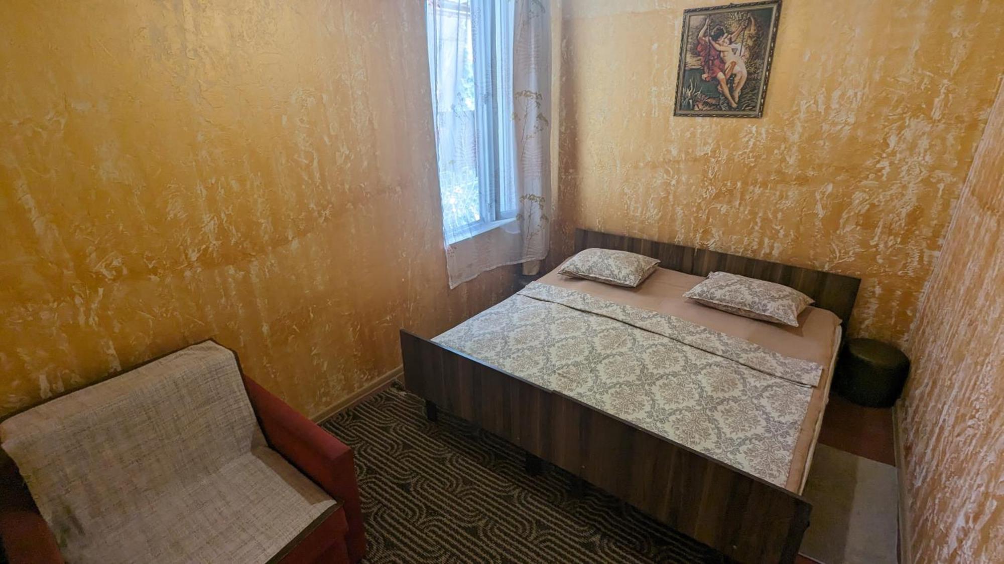 Mano'S Guest House Kobuleti Ngoại thất bức ảnh