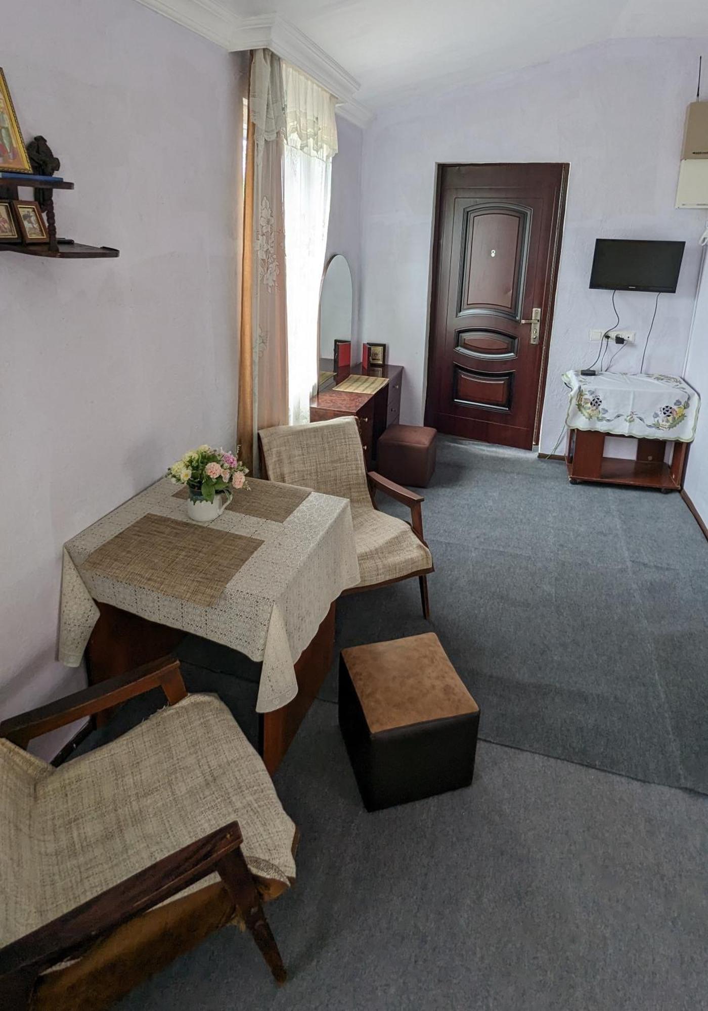 Mano'S Guest House Kobuleti Ngoại thất bức ảnh