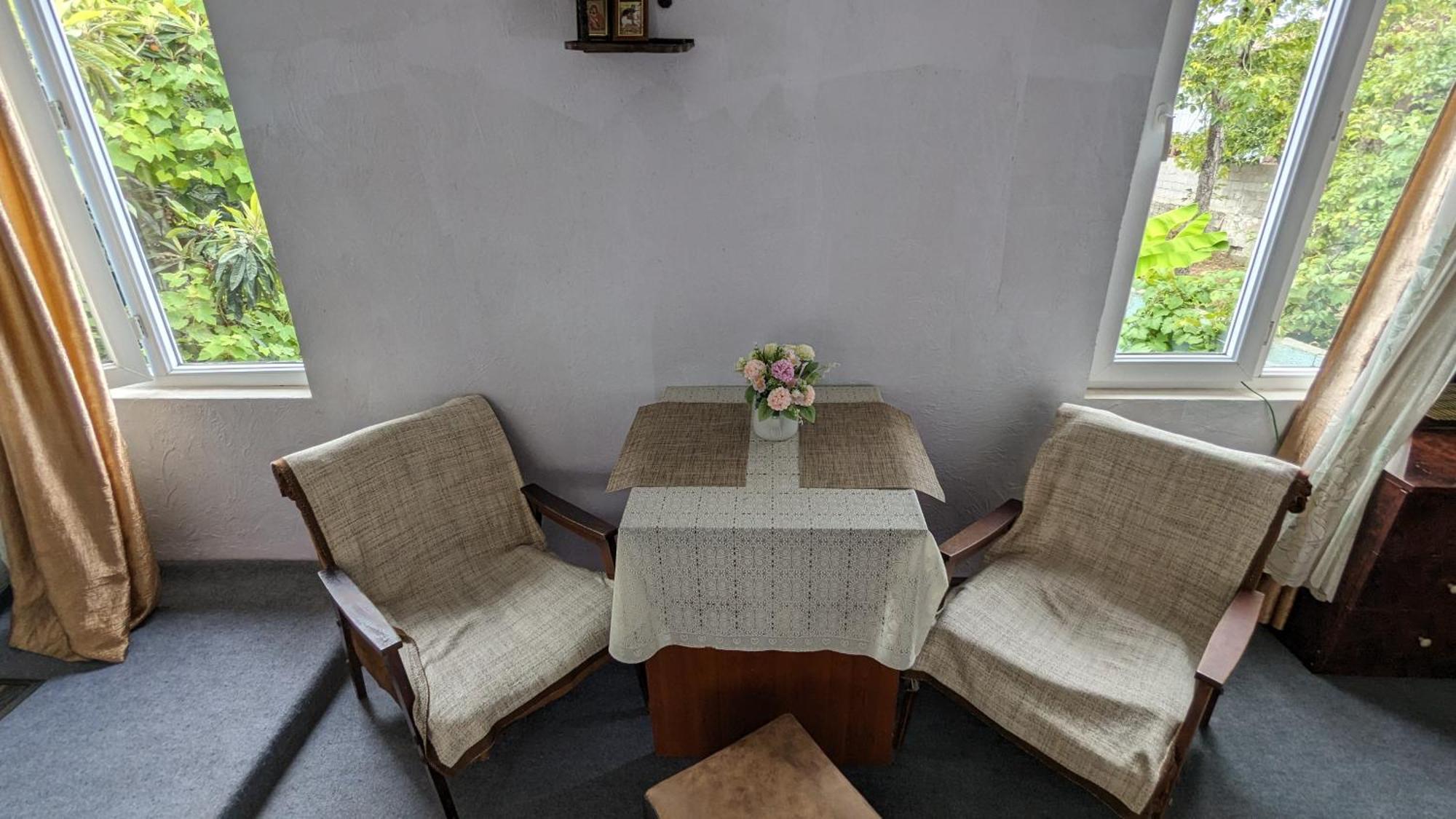 Mano'S Guest House Kobuleti Ngoại thất bức ảnh