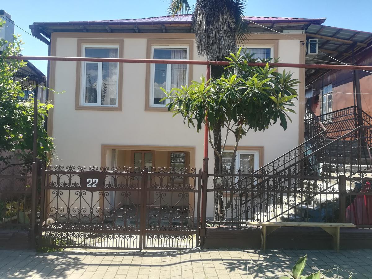 Mano'S Guest House Kobuleti Ngoại thất bức ảnh